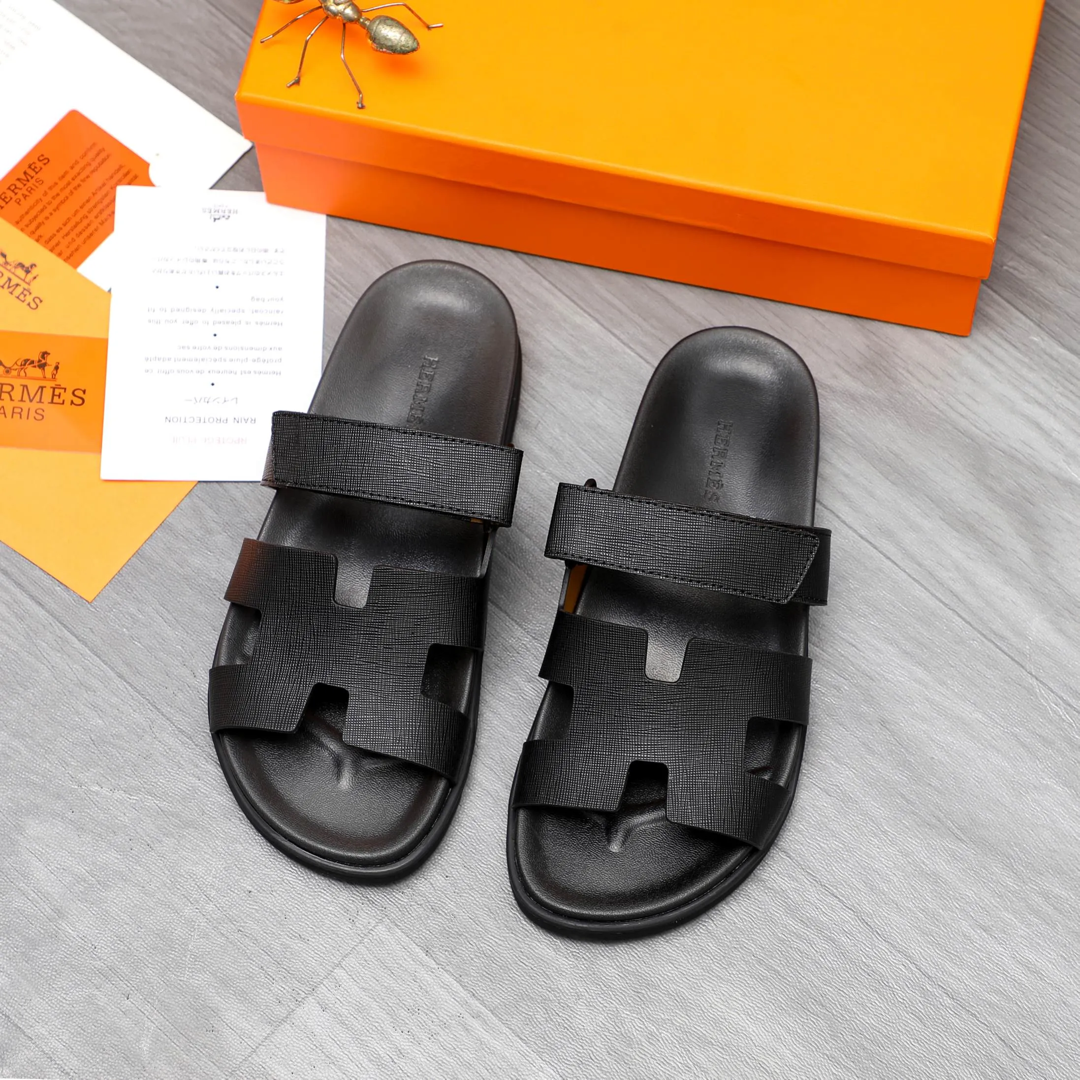Men's shoes 💰340 Product trademark: Hermes "Hermes" Couple's slippers Regular size: 36-46 Product material: Selected vertical grain cowhide upper, microfiber lining, original outsole